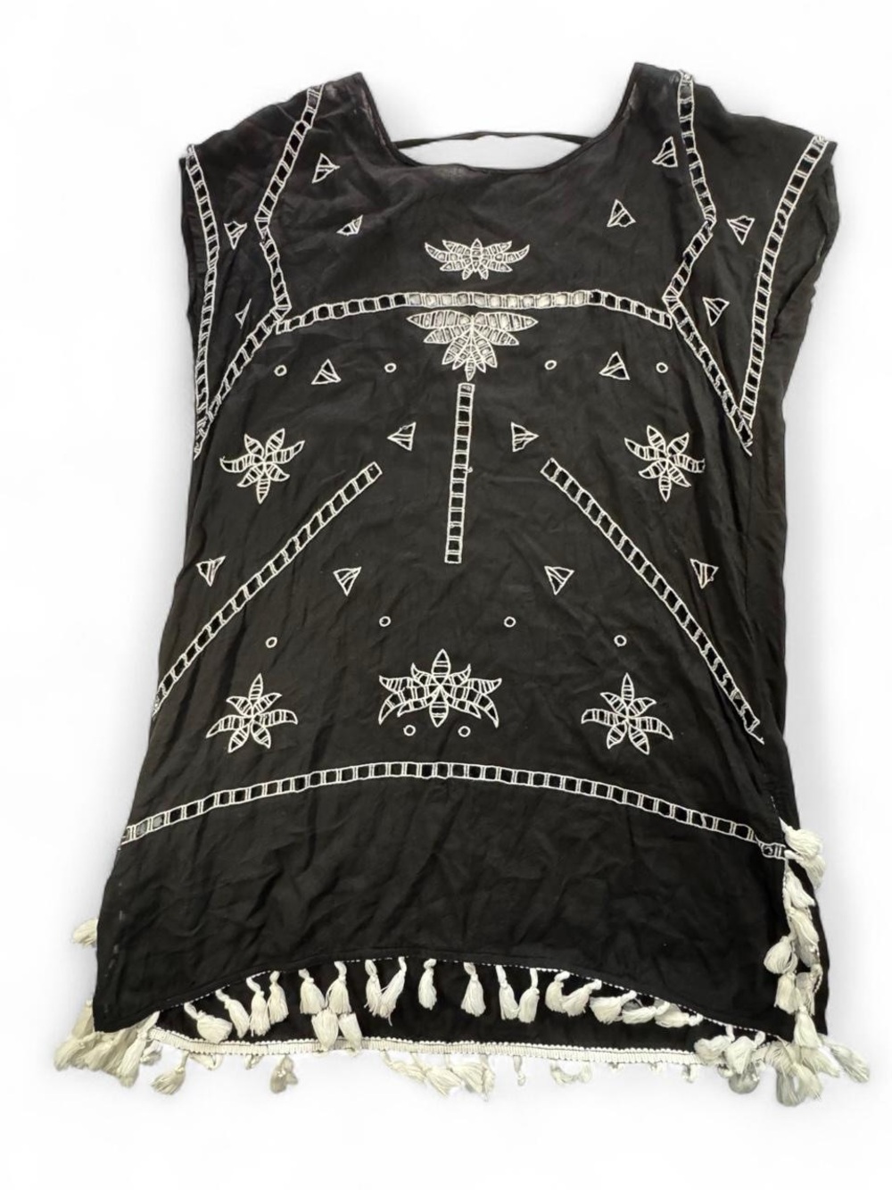 Island Escape Black and White Embroidered Tassel Hem Beach Cover-Up Tunic Large